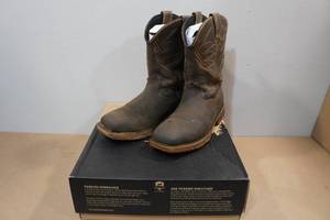 lot 221 image: Irish Setter Marshall 11 Work Boots-Size 10.5