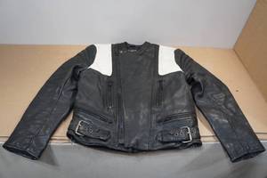 lot 241 image: Echtes Leder Leather Jacket -Size 48