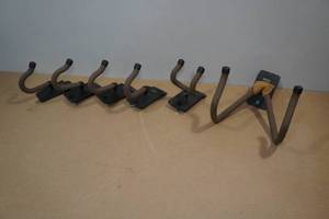lot 253 image: Hold-Up Bow and Firearm Slatwall Hangers