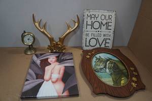 lot 276 image: Assorted Dcor - Clock, Canvas Picture, Sign, Horse Picture