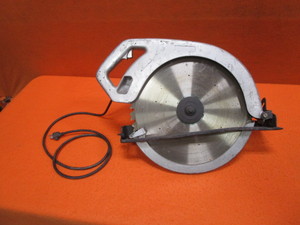 lot 31 image: Makita 16 Beam Saw