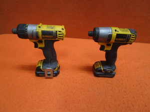 lot 38 image: (2) DeWalt 12v Drivers