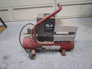 lot 60 image: Compact Air Compressor