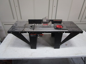 lot 64 image: Router Table
