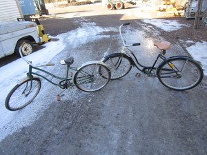 lot 75 image: (2) Vintage Schwinn Bikes