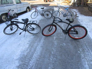 lot 78 image: Kent Alum & Huffy Wide Tire Bikes