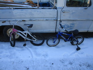 lot 82 image: Kids Bikes