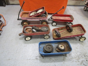 lot 90 image: Wagons & Wagon Parts