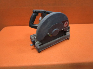 lot 100 image: Black & Decker Chop Saw