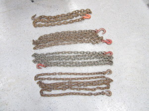lot 114 image: (4) Log Chains
