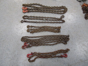 lot 115 image: (5) Log Chains