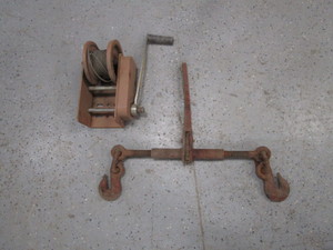 lot 136 image: Ratcheting Chain Binder & Hand Winch