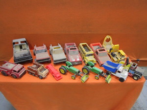 lot 192 image: Misc. Toys