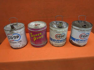 lot 233 image: Vintage 5gal Oil Cans