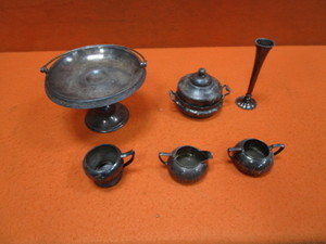 lot 249 image: Vintage Silver Items