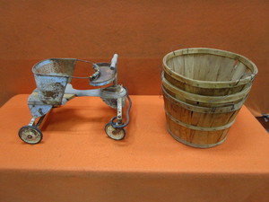 lot 256 image: Vintage Walker & Produce Baskets