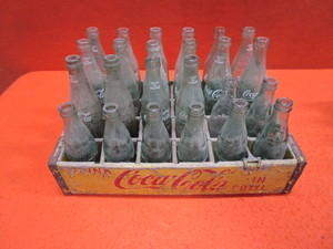 lot 258 image: Vintage Coca Cola Bottles & Crate