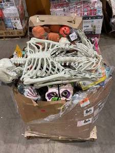 lot 115 image: Pallet of Halloween Items