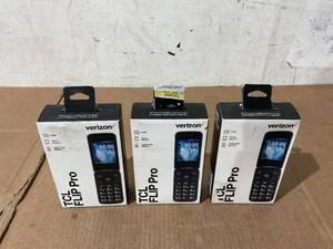 lot 14 image: LOT OF 3 Verizon TCL Go Flip 3, 16GB