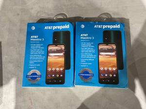 lot 368 image: LOT OF 2 AT&T Maestro 3, 32GB, Ocean Green