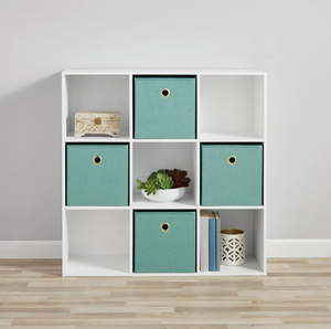 lot 362 image: Mainstays 9-Cube Storage Organizer