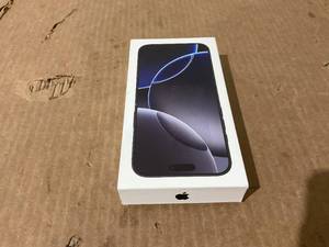 lot 6 image: Apple iPhone 16 Pro Max - 256GB Black Titanium
