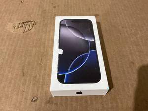 lot 21 image: Apple iPhone 16 Pro - 128GB Black Titanium