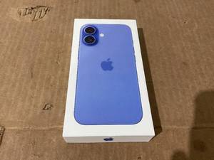 lot 22 image: Apple iPhone 16 128GB Ultramarine