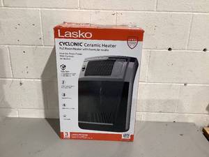 lot 516 image: Lasko 1500W Cyclonic Ceramic Console Electric Space Heater with Timer