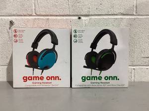 lot 554 image: LOT of 2 Gaming Headsets, one compatible with Nintendo Switch one compatible with Xbox