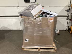 lot 900 image: Wholesale Pallet of Assorted Miscellaneous Items