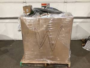 lot 904 image: Wholesale Pallet of Assorted Miscellaneous Items