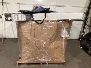 lot 909 image: Wholesale Pallet of Assorted Miscellaneous Items
