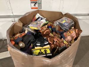 lot 917 image: Wholesale Pallet of Assorted Miscellaneous Items