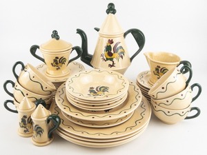 lot 48 image: Mid-Century METLOX California Provincial Dishes Set Made in USA - Estimated Replacement Value - $300