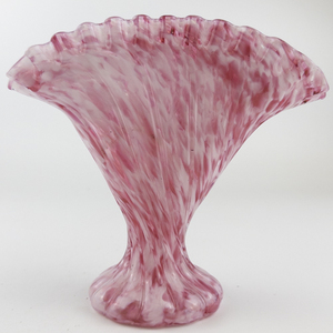 lot 67 image: FENTON Vasa Murrhina 7 Fan Vase - Rose Mist  #6457RM