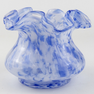 lot 69 image: FENTON Vasa Murrhina 4  Vase - Blue Mist  #6454BM
