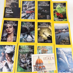 lot 141 image: 1995 National Geographics Magazines with Maps
