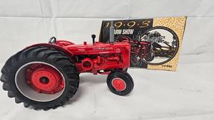 1993 Farm Show Model Tractor