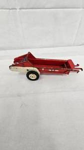 Tru-Scale Vintage Original Spreader Wagon