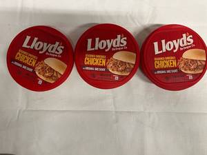 EE. 3x 16oz Lloyds Seasoned Shredded Chicken in BBQ Sauce