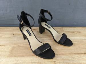 lot 166 image: Brand New Nine West Pruce Block Heel Sandal Womens 6.5M High Heels Black L
