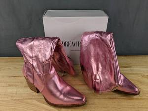 lot 226 image: Womens Dream Pair Cowboy Boots Size 9 in Electric Pink L