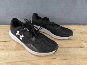 lot 231 image: Mens Under Armour Tennis Shoes Size 12 Black L