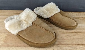 lot 201M image: Minnetonka Chesney Slipper Shoes Womens Size 7 TanCream N