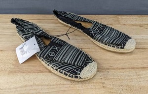 lot 88C image: Minnetonka Pam Slip-On Shoes Womens Size 9 Black N