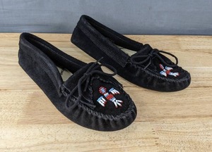 lot 231M image: Minnetonka Thunderbird Moccasin Shoes Womens Size 8 Black N