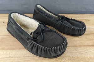 lot 236M image: Minnetonka Cally Slipper Moccasin Shoes Womens Size 9W Grey N