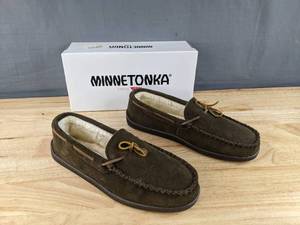lot 71M image: Mens Minnetonka Moccasin Pile Lined Hardsole Size 11 Chocolate N