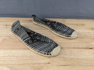 lot 86M image: New Womens Minnetonka Moccasin Pam Espadrille Black Stripe Flat Size 8 N